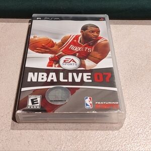 EA Sports Game NBA live 07 ESPN Manual Rated T-teen PSP UMD Freestyle Elevate